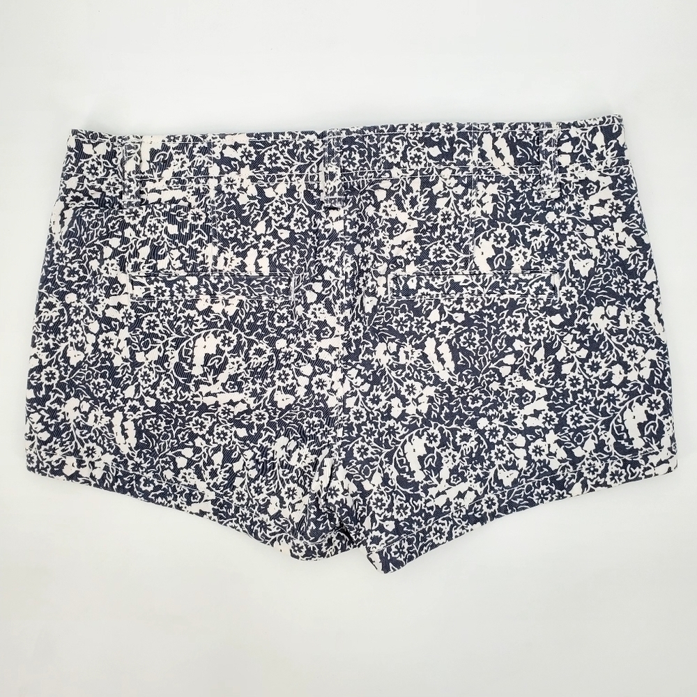 Abercrombie & Fitch Gray Floral Twill Shorts - Picture 3 of 8